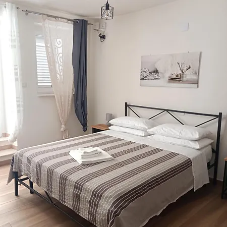 Guest house La Jacaranda